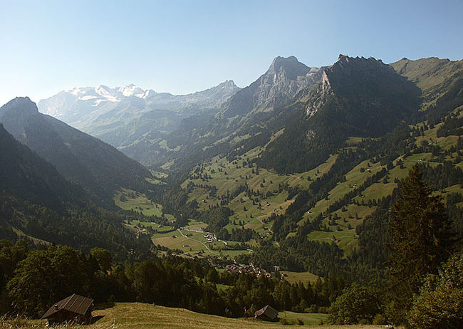 Blick ins Kiental Richtung Blüemlisalp