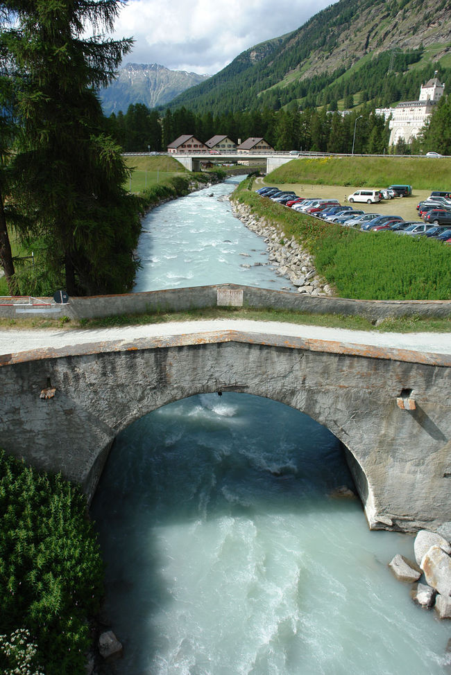 alte Brücke am Talausgang